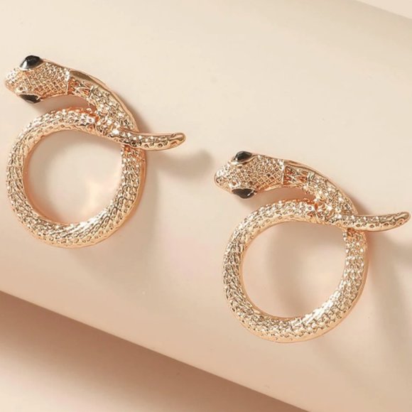 NEW Gold Snake Earrings 1 Pair - Picture 2 of 2